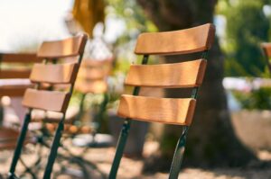 Passendes Mobiliar für Feiern im eigenen Garten