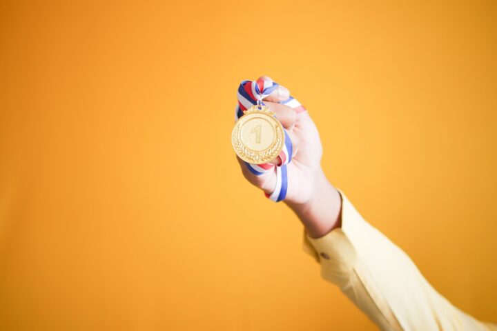 Warum gibt es Goldmedaillen und andere Medaillen?