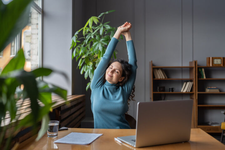 Gesund bleiben im Büro: Einfache Tipps für mehr Wohlbefinden am Arbeitsplatz